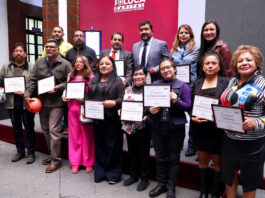 Toluca reconoce trayectoria de periodistas con más de 20 años de labor informativa