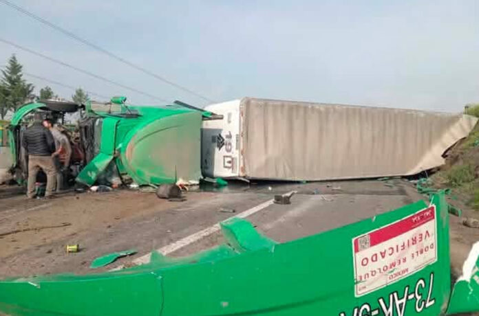 Volcadura de tráiler provoca cierre de la autopista Toluca–Zitácuaro y ...